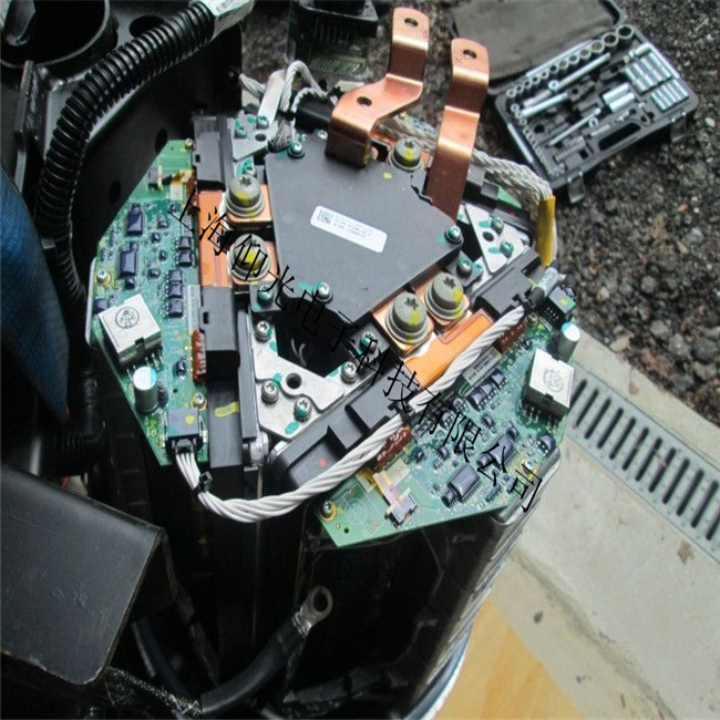 ��˹�� Tesla�綯������������������˿���۶Ϲ���ά��