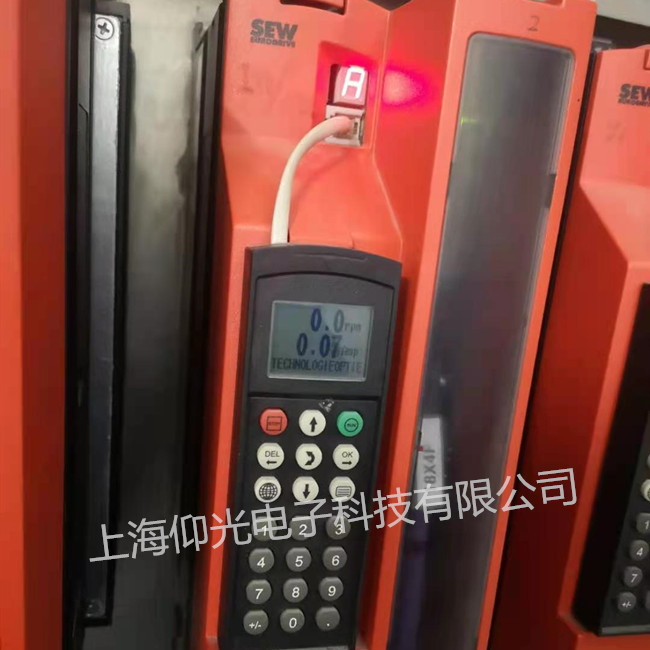 SEW��Ƶ������ά��MDX61B0040-5A3-4-0T��ʾ01����