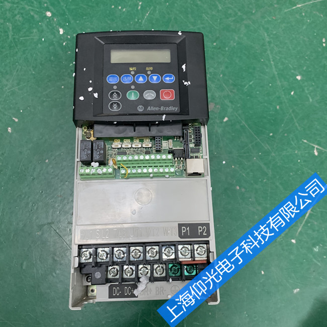 ab�޿�Τ��700��Ƶ��F22���ϴ���ά��