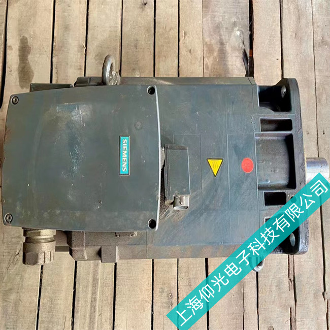 ������������ά��ǰ����и���