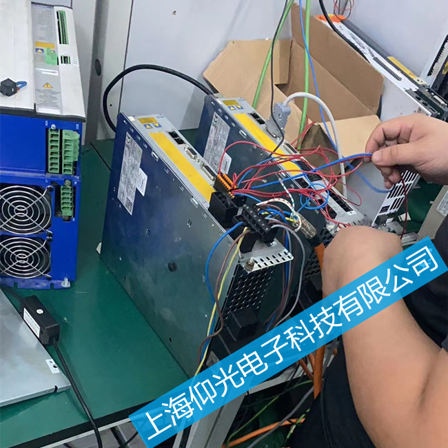 �ŷ�������ά��